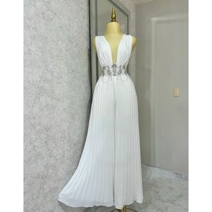 Elegant White Pleated Jumpsuit